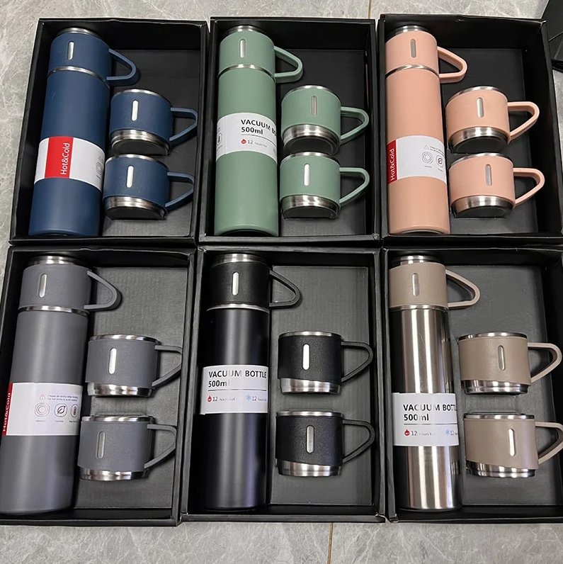 Termo portátil con tazas